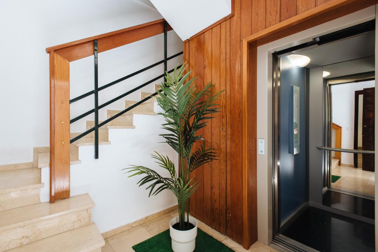 Hostly Rbh0 Modern Apartment Sevilla